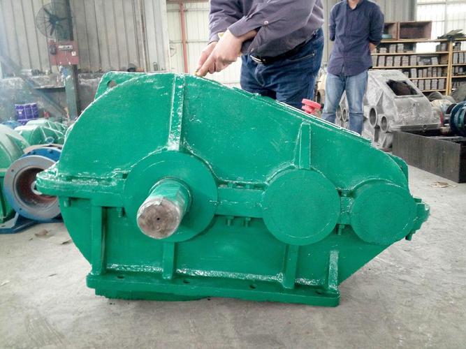 河南省鄭州市鈺鑫齒輪減速機廠家專業(yè)生產(chǎn)蝸輪減速機蝸桿減速機蝸輪